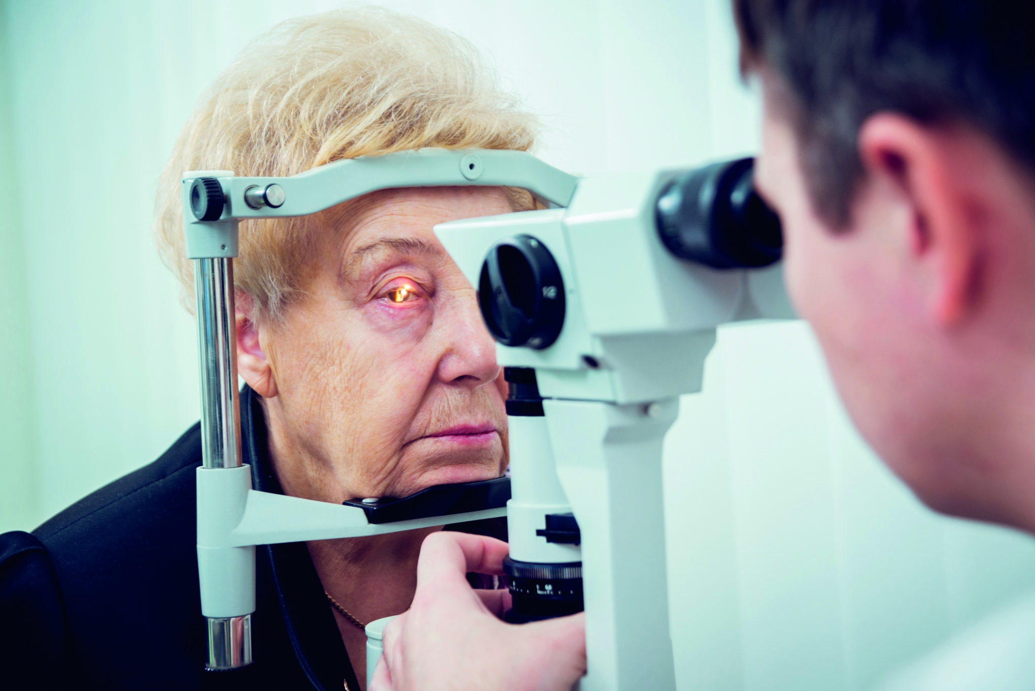 Лечение катаракты после замены хрусталика. Консультация офтальмолога.